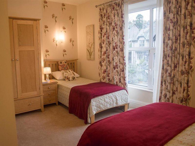 Birchleigh Guest House Grange-over-Sands Esterno foto