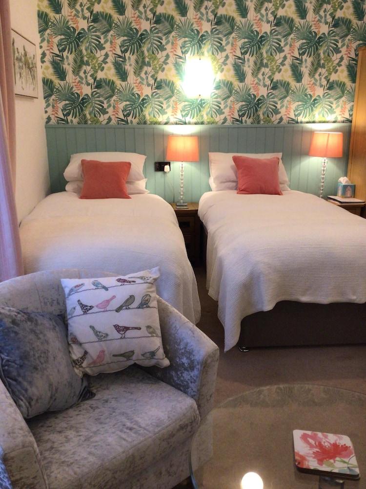 Birchleigh Guest House Grange-over-Sands Esterno foto
