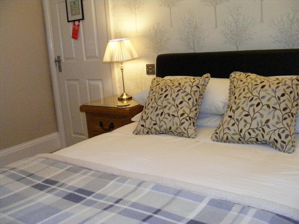 Birchleigh Guest House Grange-over-Sands Esterno foto